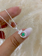 Dije Corona Esmeralda redondo + cadena